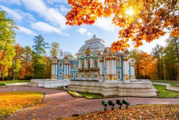 Куда можно съездить из Санкт-Петербурга: обзор самых интересных мест